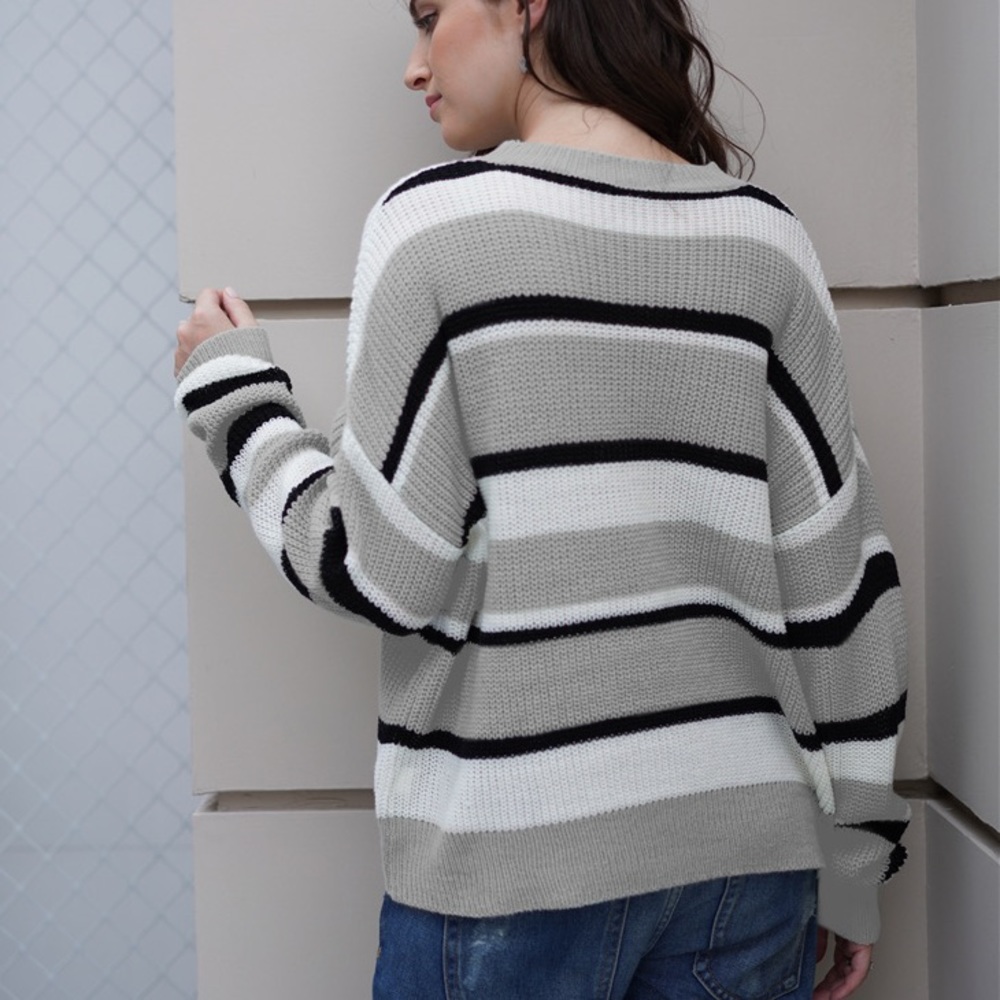 B2G1♦️🆕Gray Striped Pullover Sweater - Picture 6 of 7